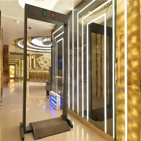 Hotel Gold Palace - 03 Mins Walk From New Delhi Railway Station